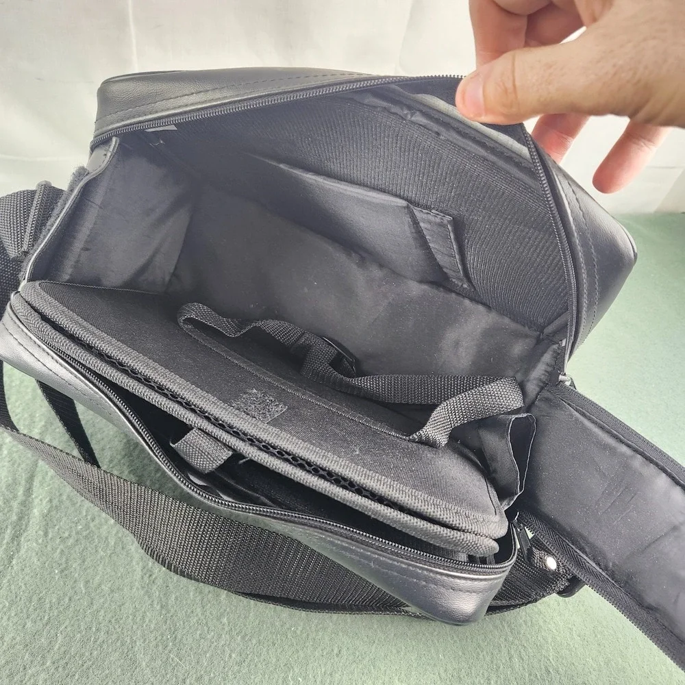 Quantaray Black Padded Divided Camera Bag‎ w/ Shoulder Strap